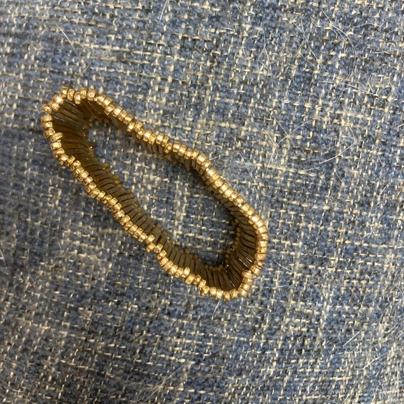 Gold cuff bracelet - Picture 2 of 3